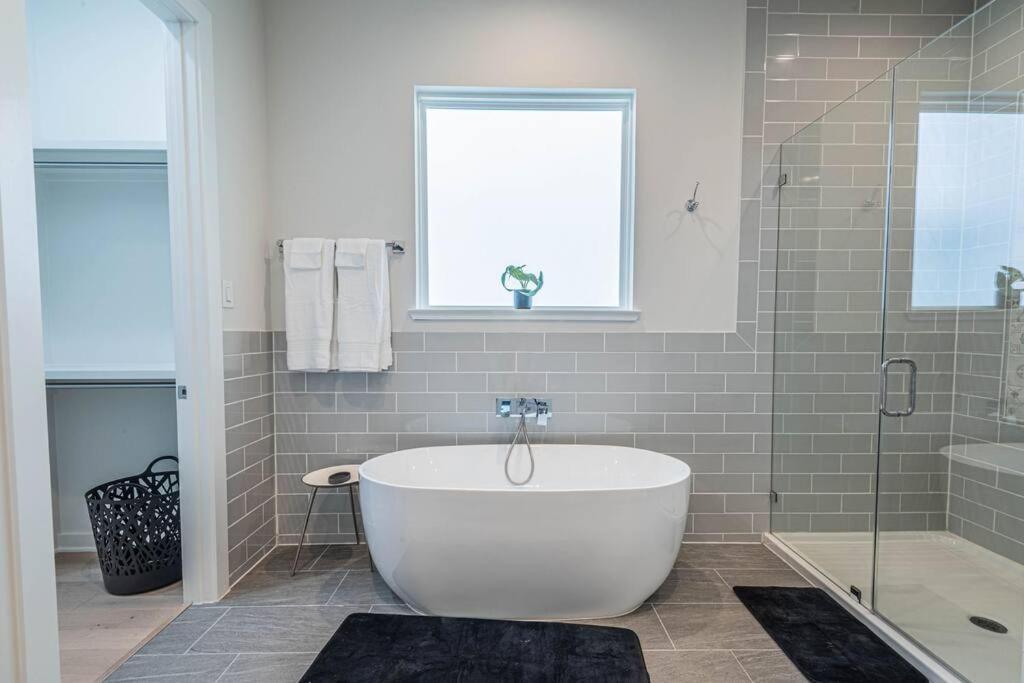 Charming 3-Bedroom Luxury Home Near Downtown, Nrg, Galleria & Medical Center Houston Exterior foto